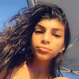 Meet your Posher, Leslie